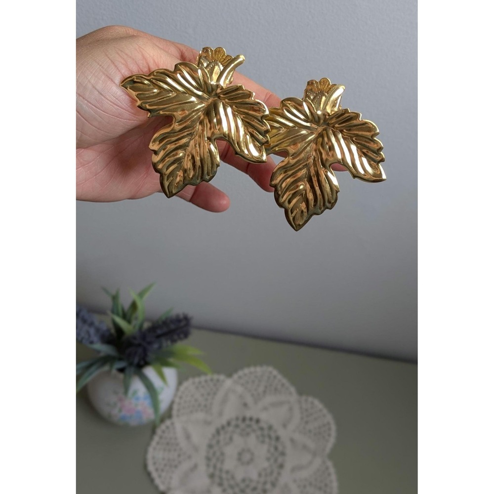 Vintage Gold Tone Leaf Curtain Tiebacks Set of 2 Brass Look Drapery Holdback